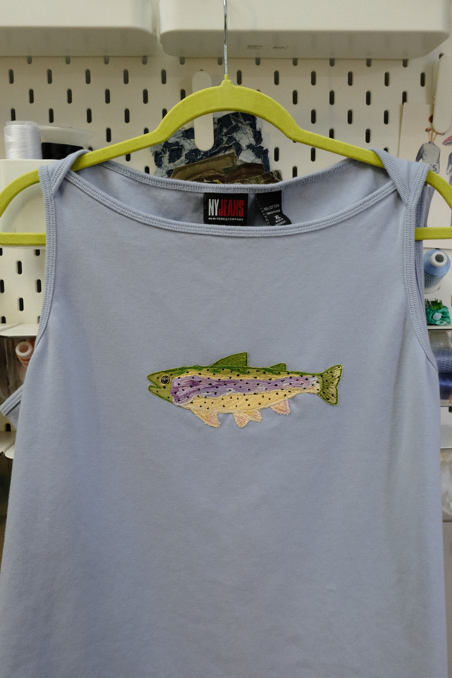 rainbow trout top *XL*