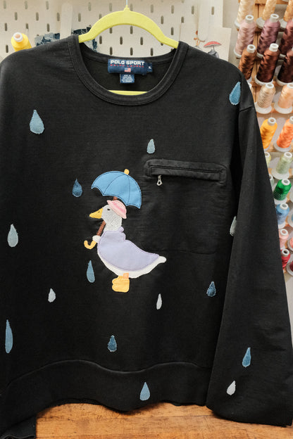 duck stuck in rain crewneck *XL*