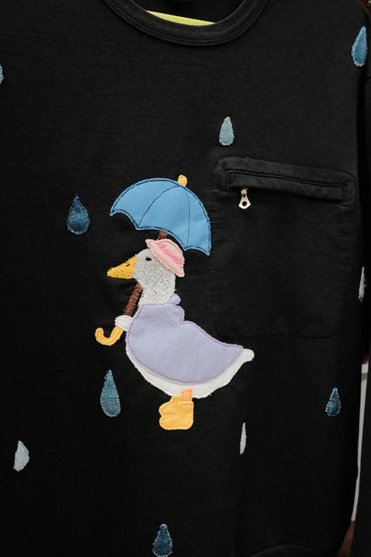 duck stuck in rain crewneck *XL*