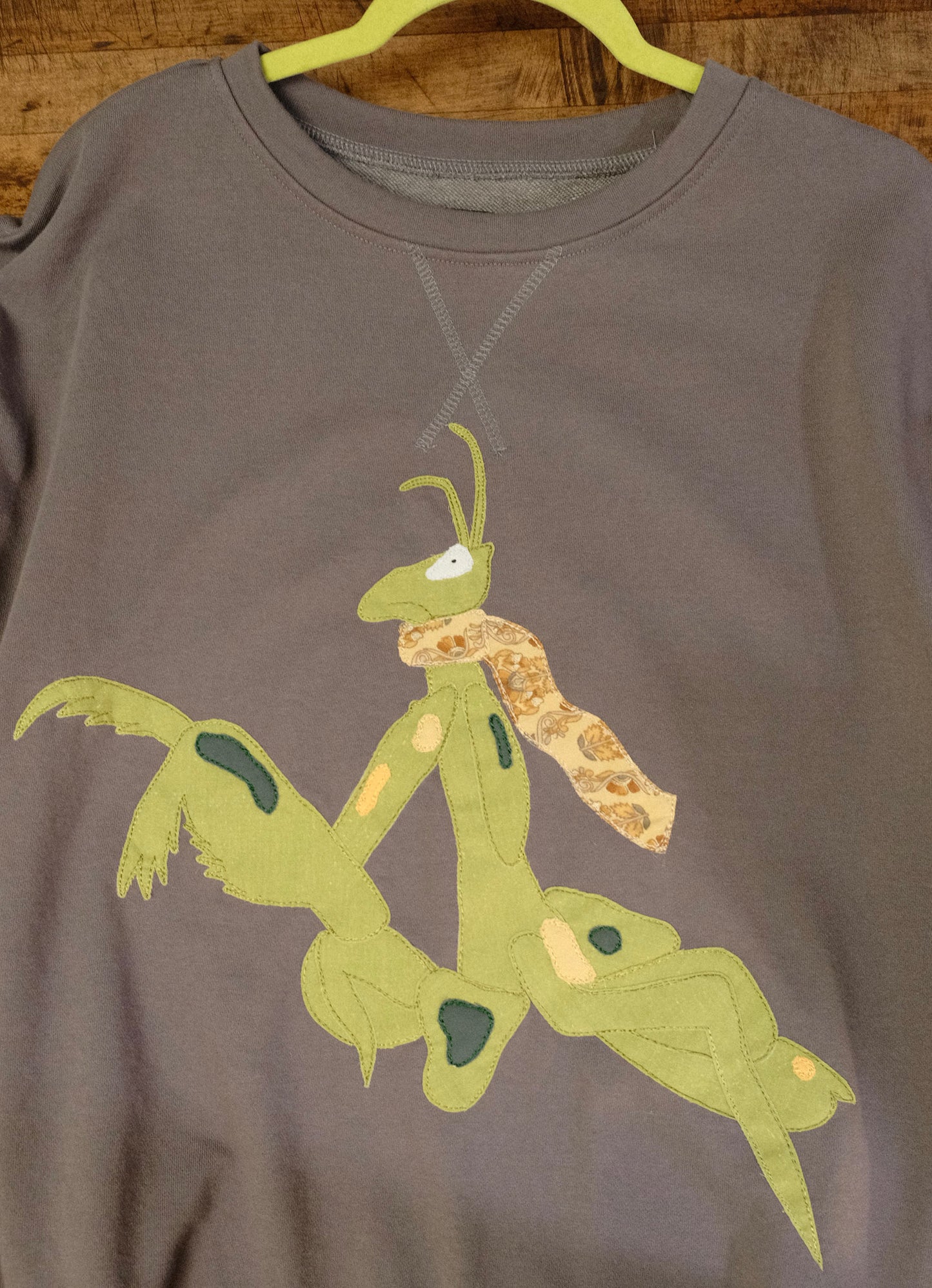 autumnal mantis crewneck *large*