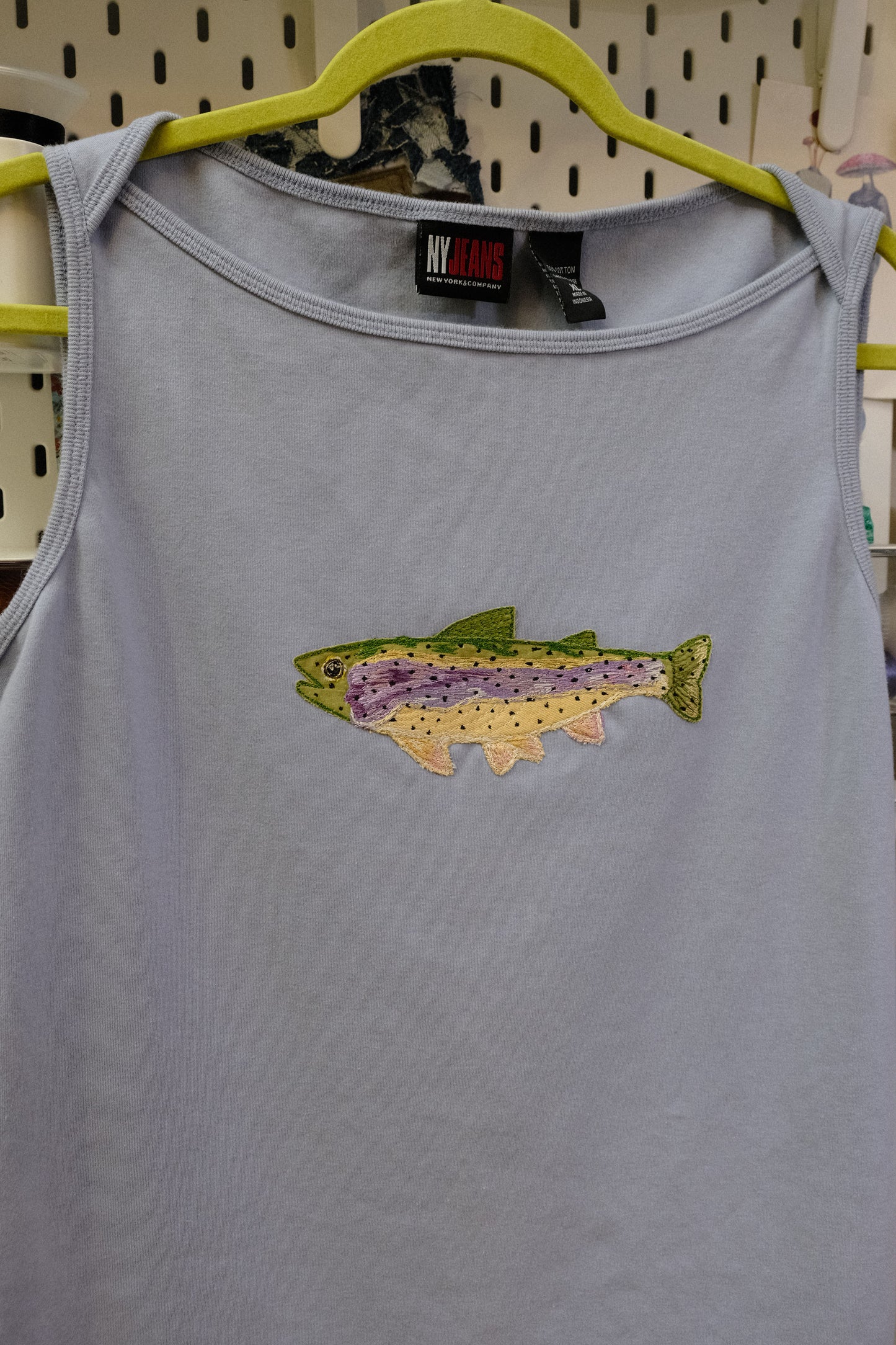rainbow trout top *XL*