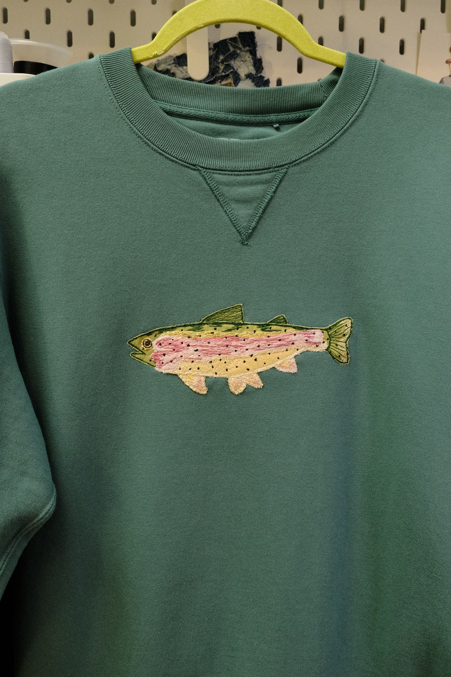 rainbow trout crewneck *large*
