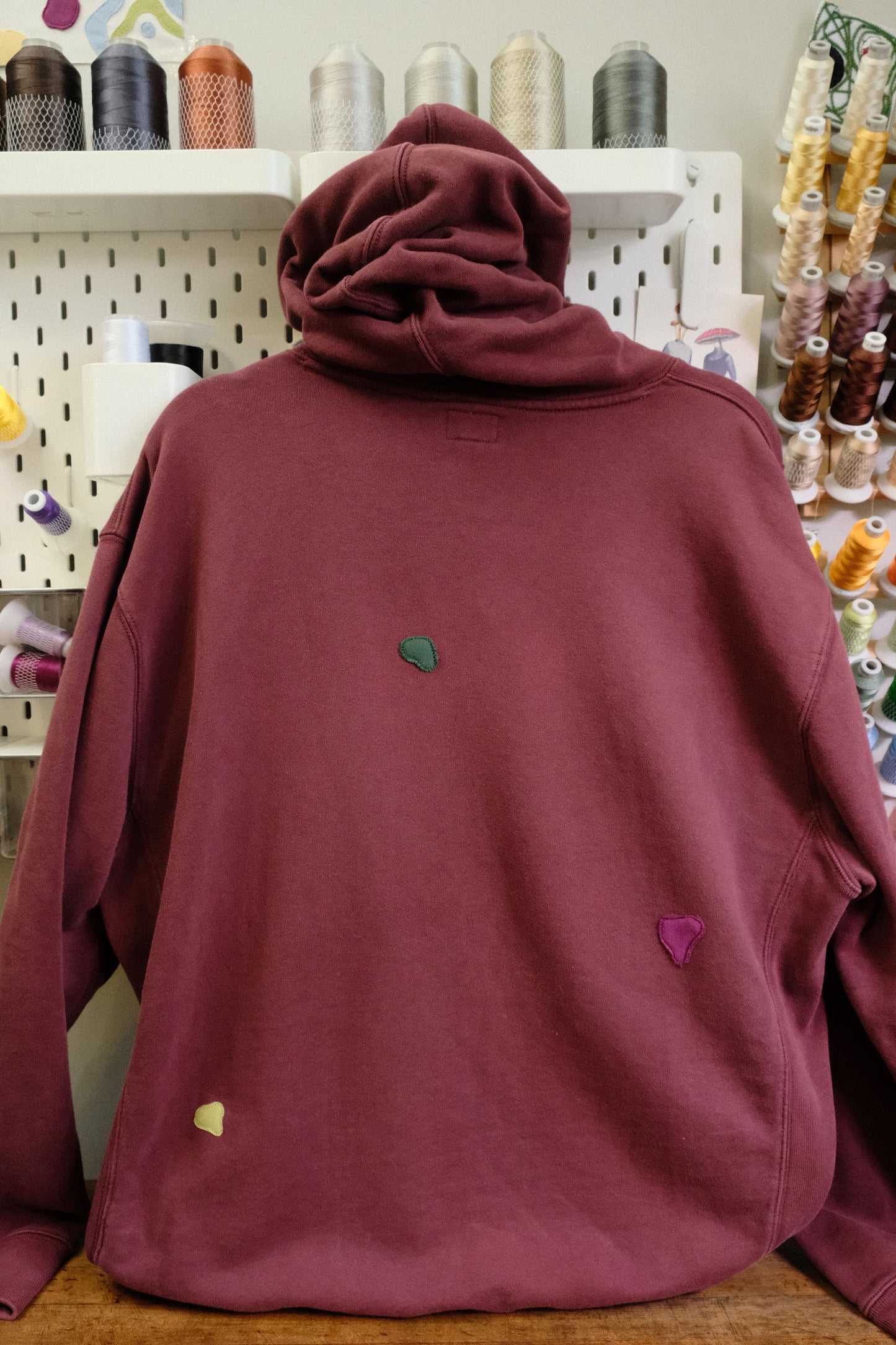 caterpillgirl hoodie *XL*