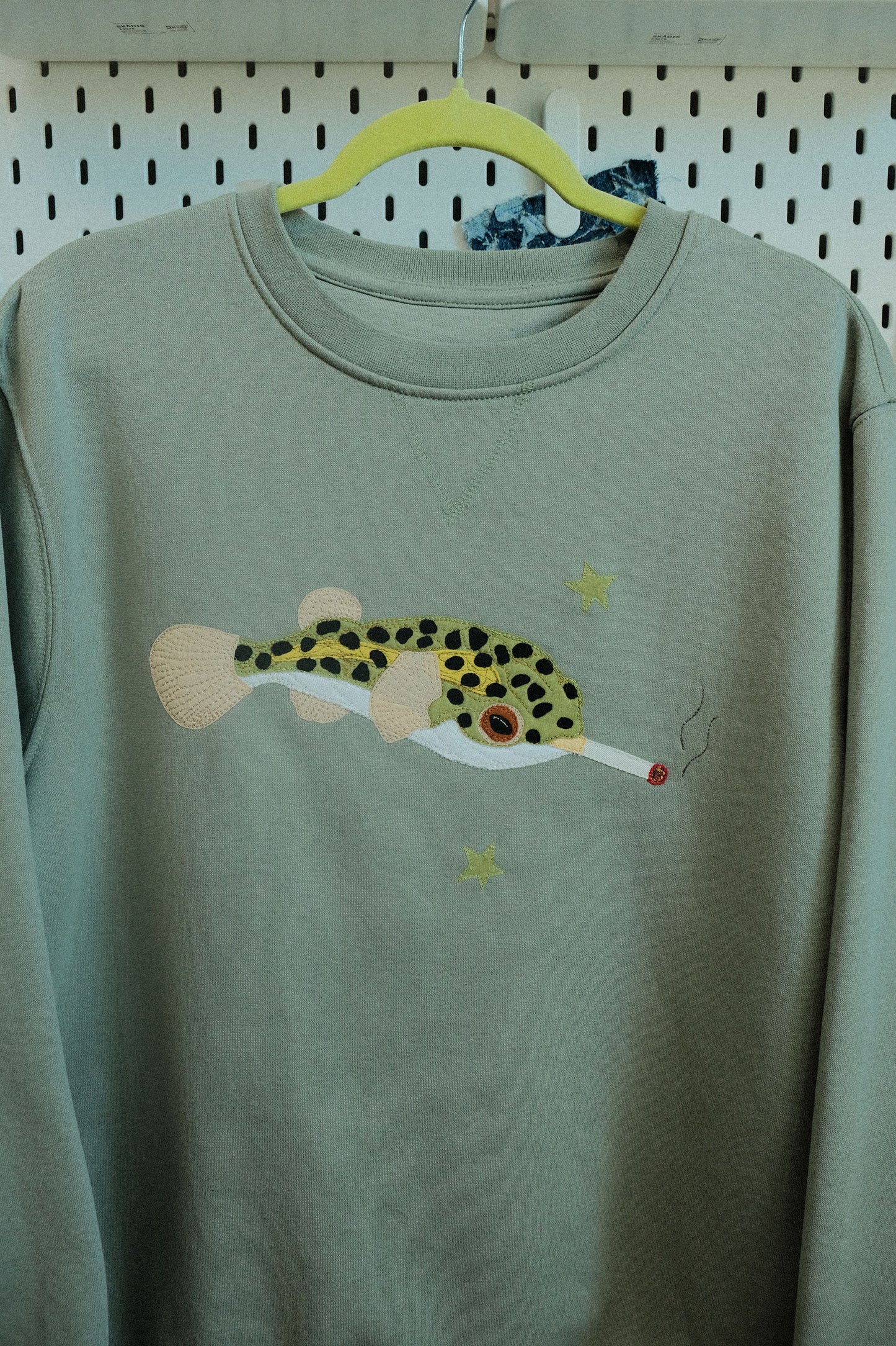 pufferfish crewneck *LARGE*