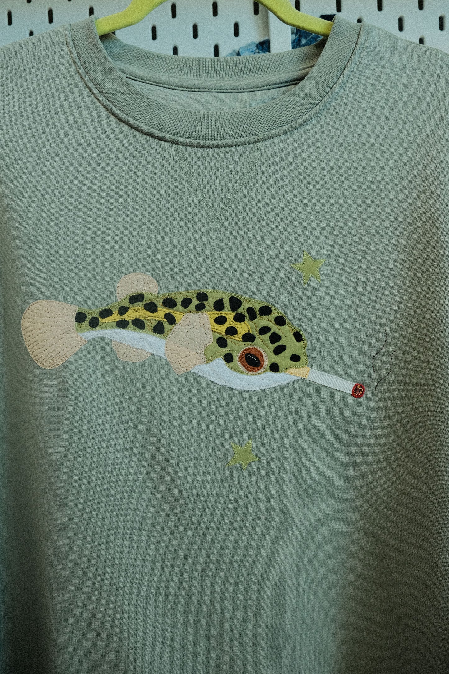 pufferfish crewneck *LARGE*