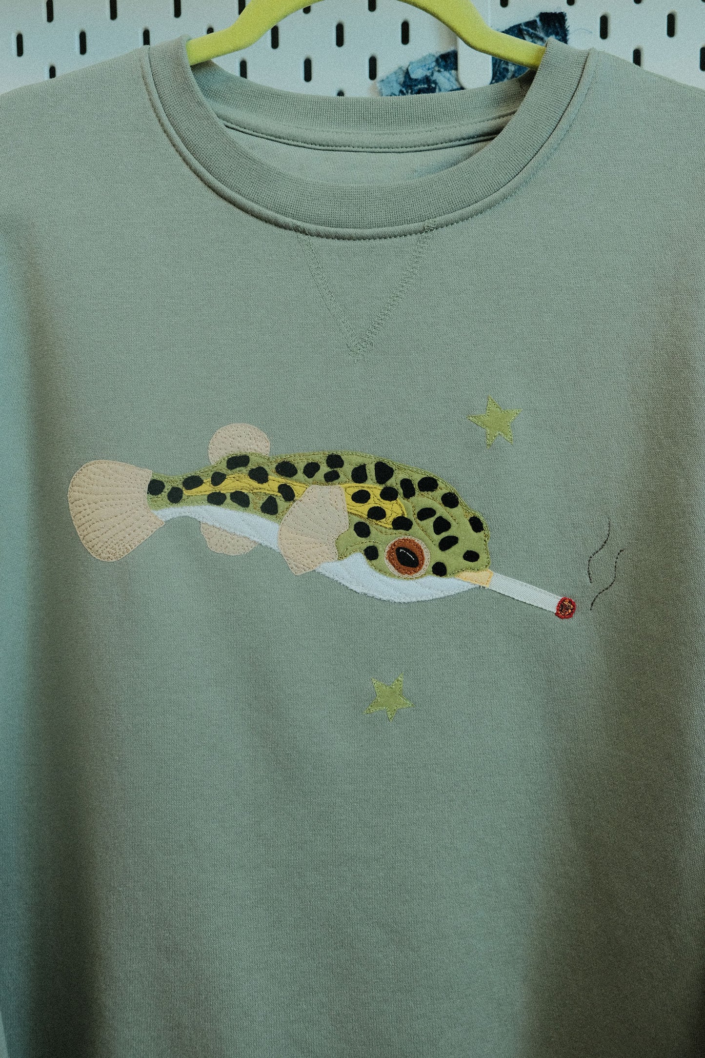 pufferfish crewneck *LARGE*