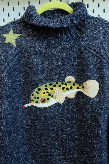 pufferfish turtleneck sweater *women's MEDIUM*