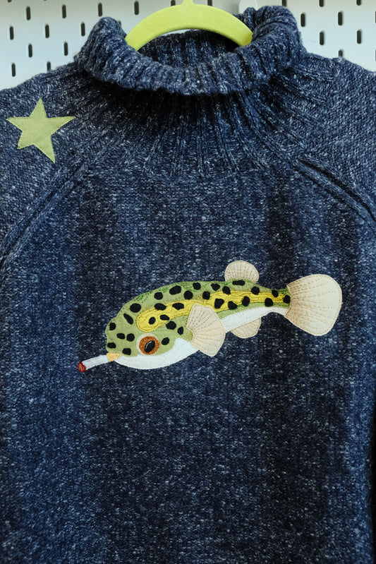 pufferfish turtleneck sweater *women's MEDIUM*
