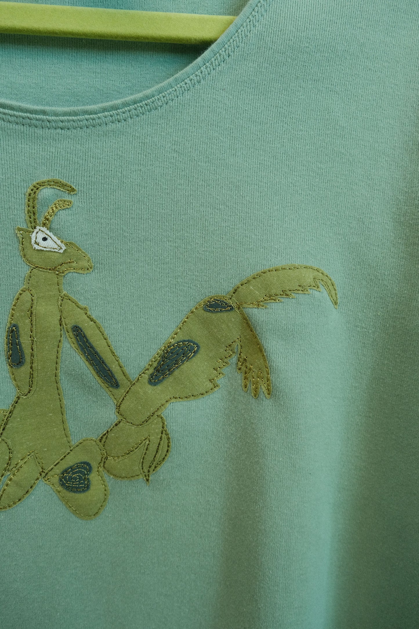 mantis tee *women's MEDIUM*