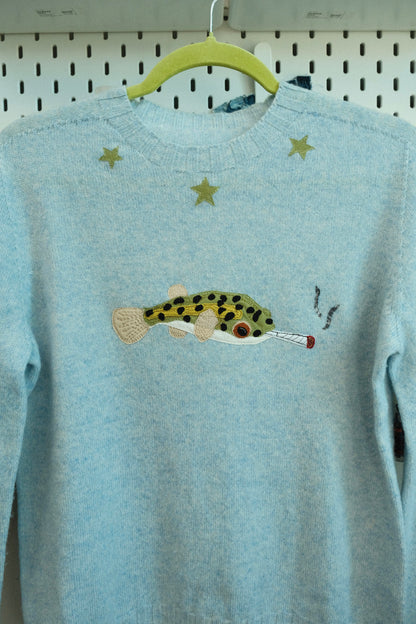 pufferfish star sweater *women's SMALL*