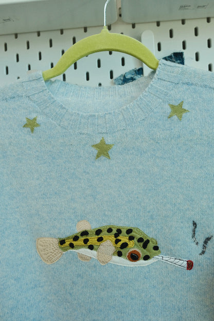 pufferfish star sweater *women's SMALL*