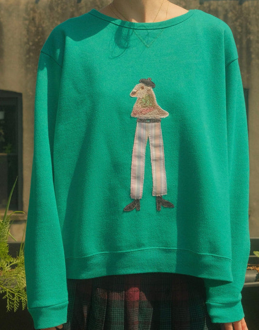 chic pigeon crewneck *L*