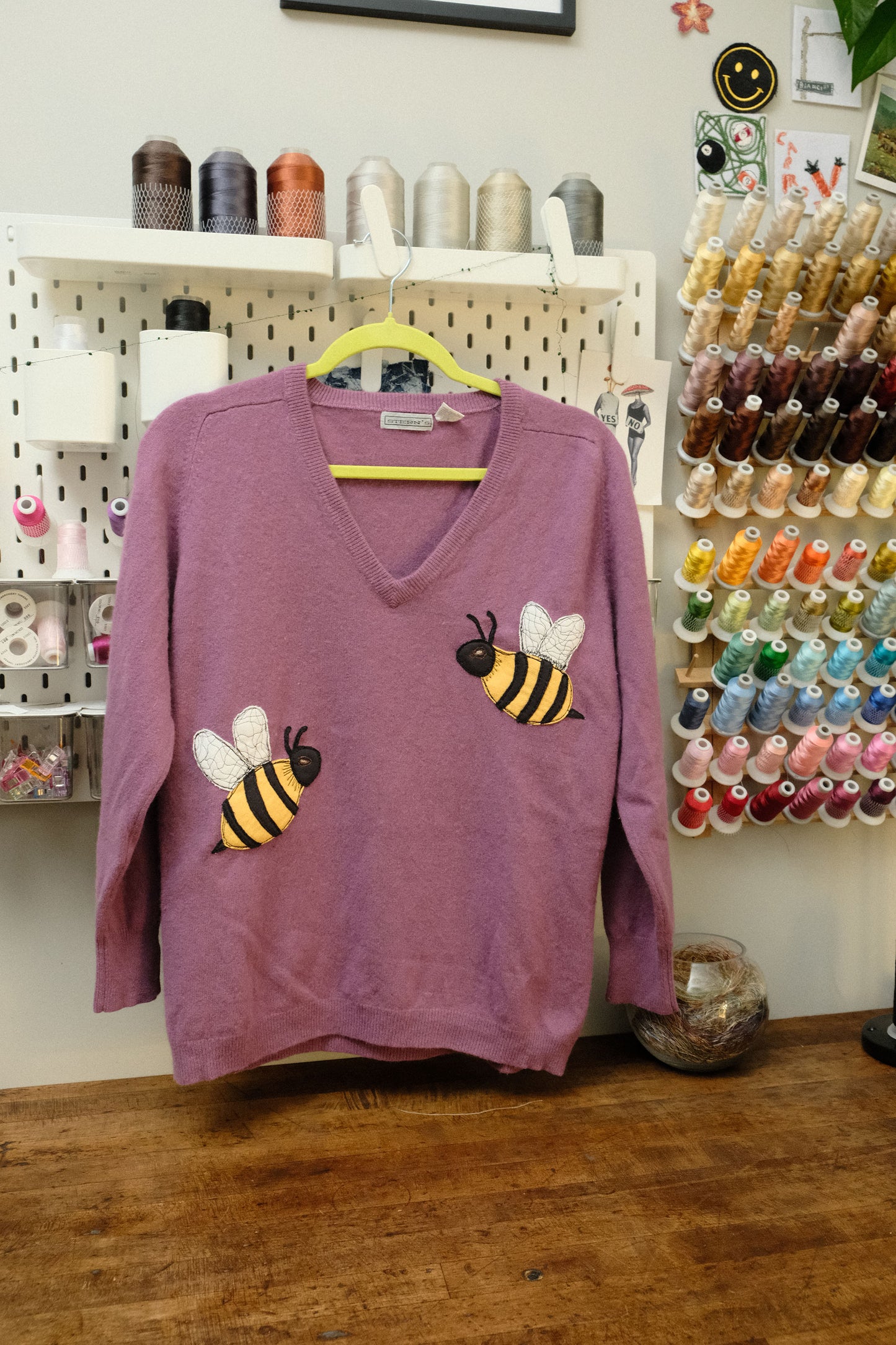 double bee cashmere sweater *medium*