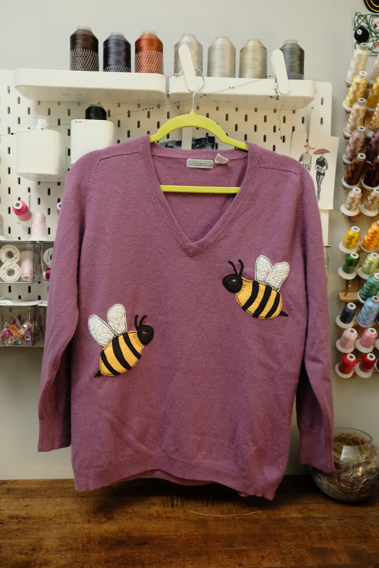 double bee cashmere sweater *medium*