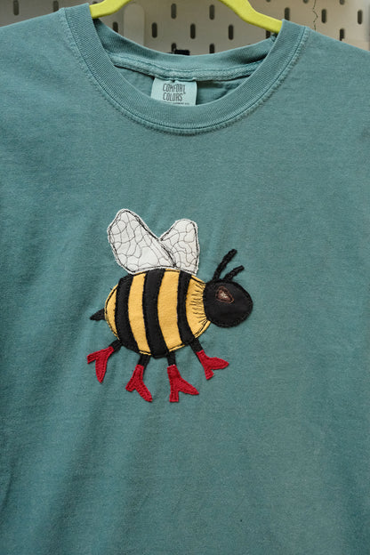 bee in boots tee *large*