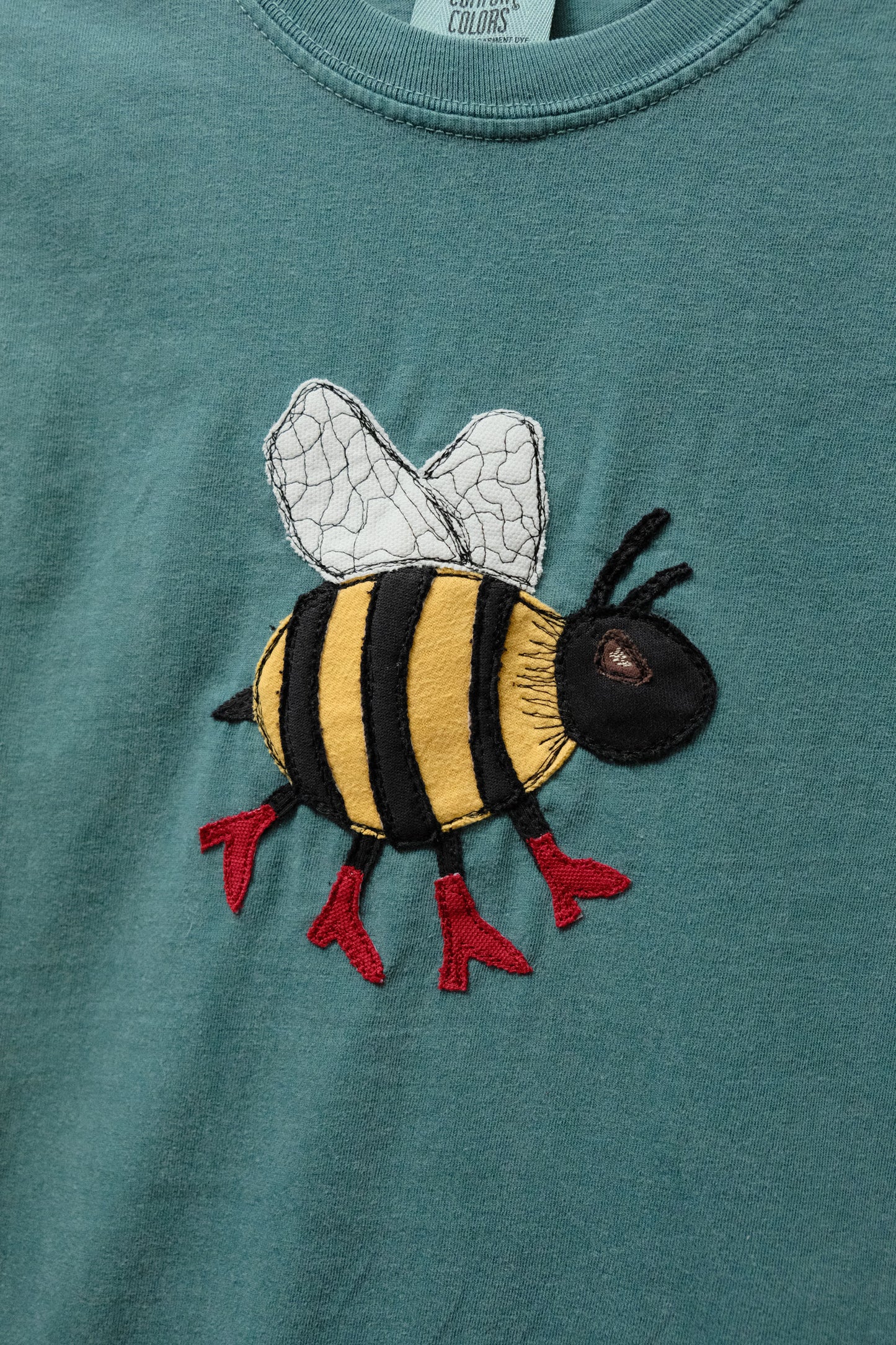 bee in boots tee *large*