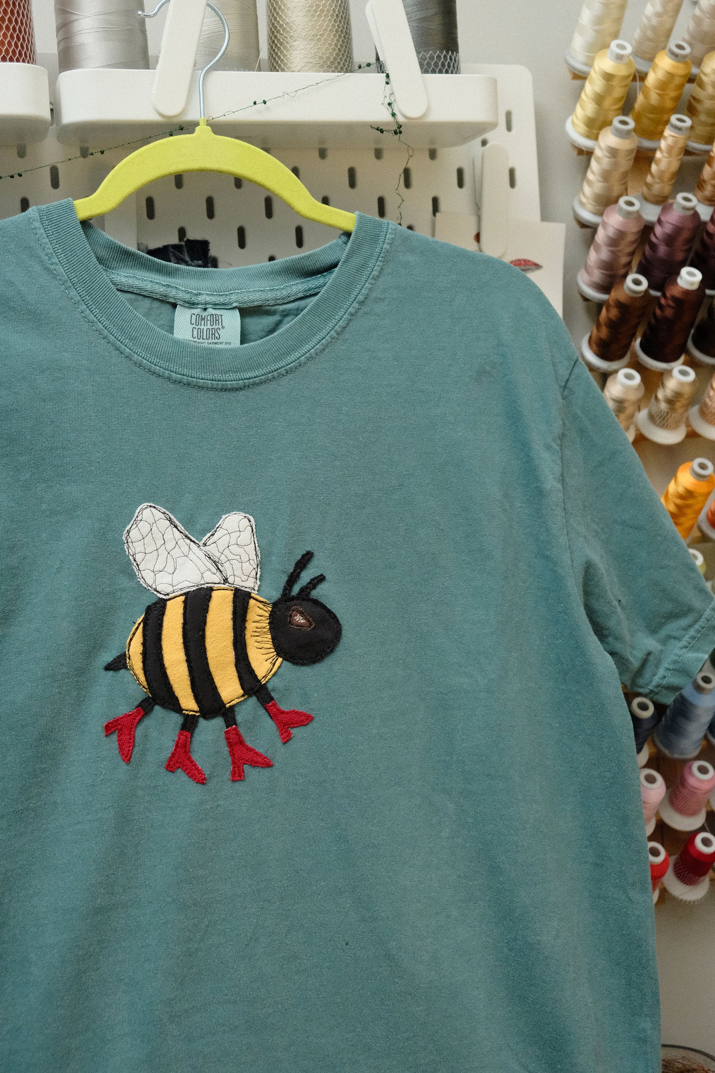 bee in boots tee *large*