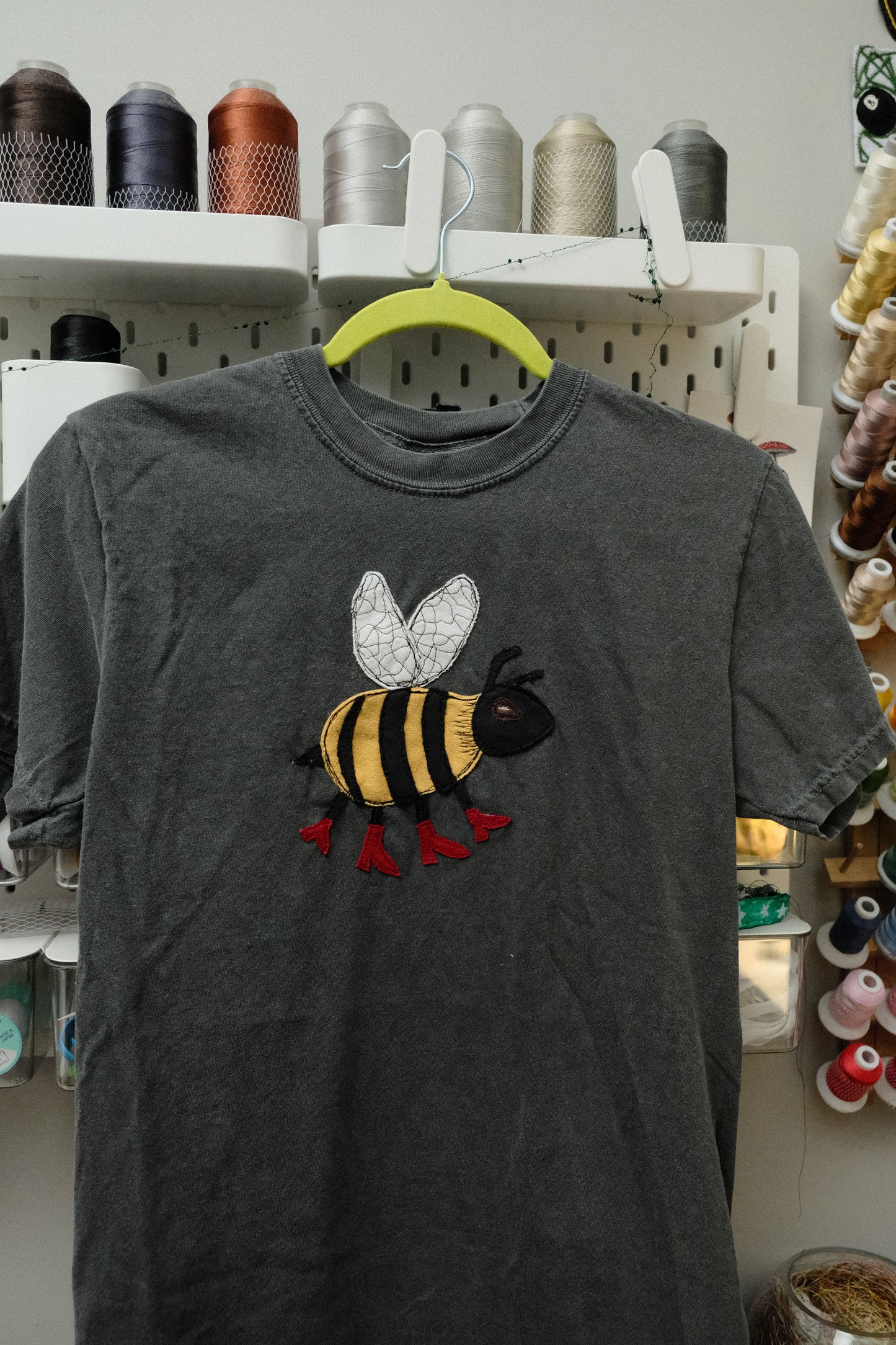 bee in boots tee *small*