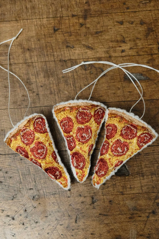 NY pizza slice ornament