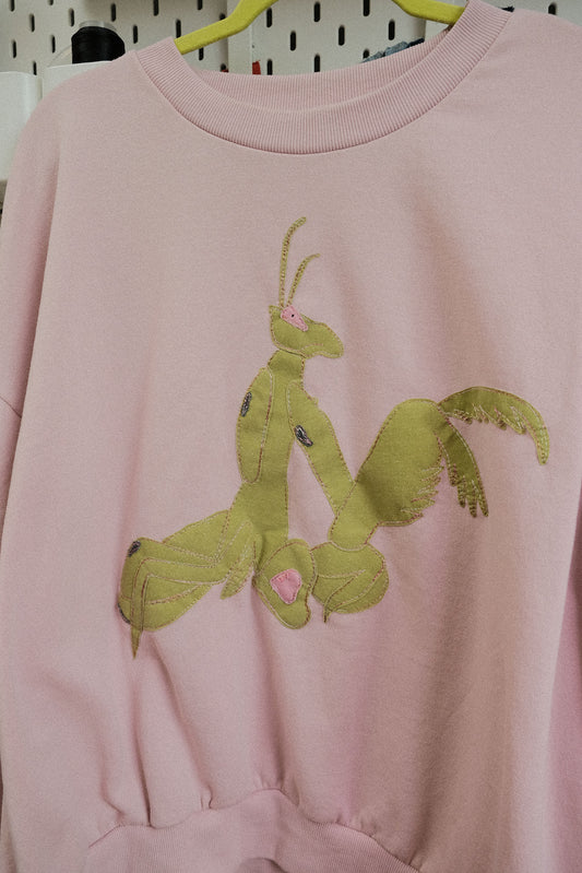 mega mantis crewneck *x large*