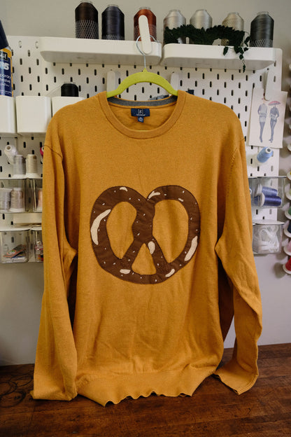 pretzel sweater *XXL*