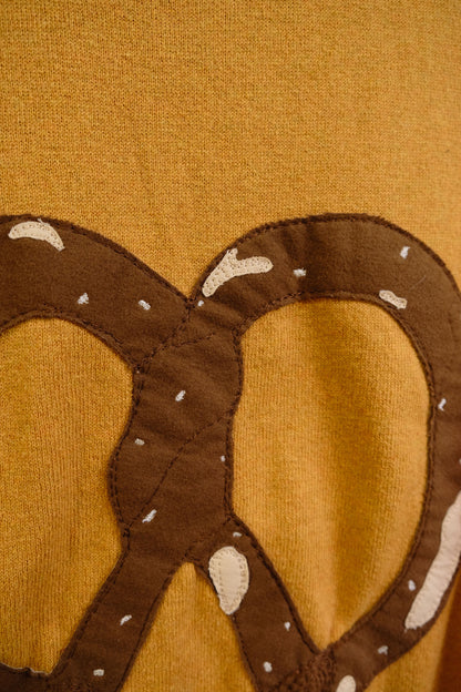 pretzel sweater *XXL*