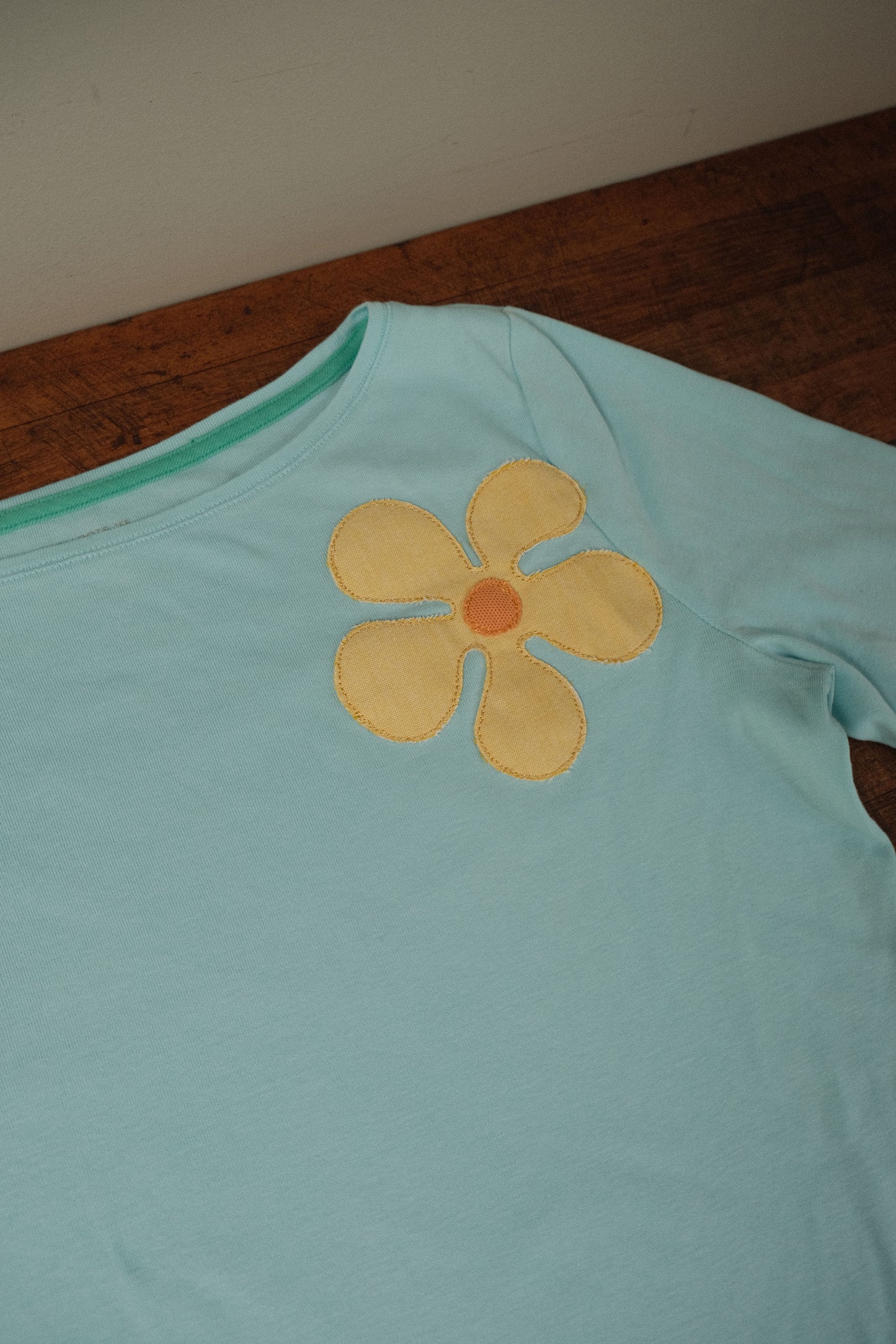 retro flower long sleeve *medium*