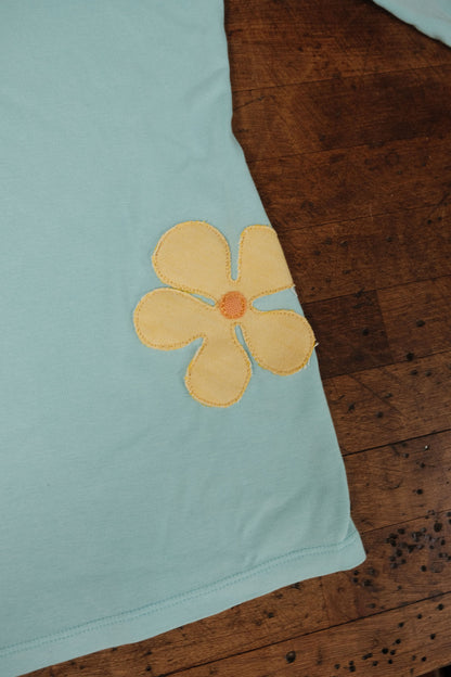 retro flower long sleeve *medium*